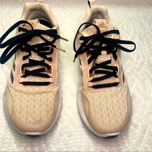 Blush Adidas Tennishoes